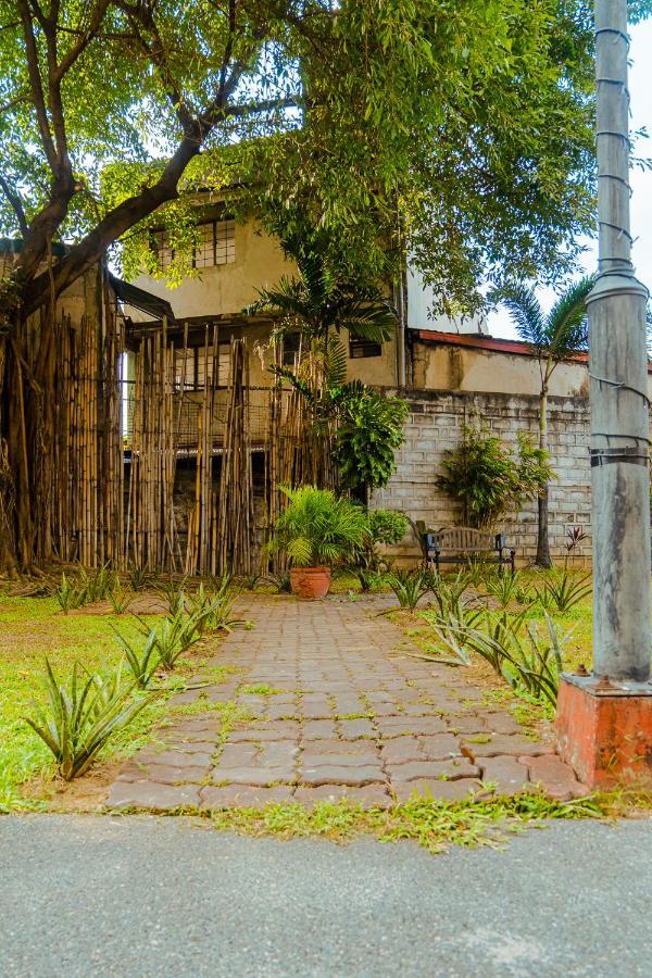 Yong'S Place At Isabelle De Valenzuela Manila Kültér fotó